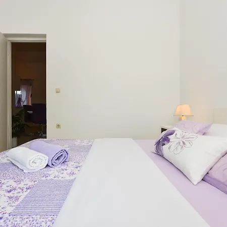 Mit Terrassen Am Wald Holiday home