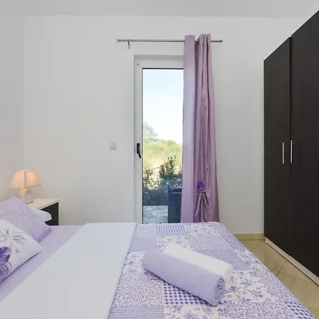 Holiday home Mit Terrassen Am Wald