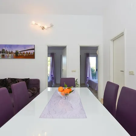 Mit Terrassen Am Wald Holiday home